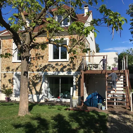 Studio Au Calme Dans Jardin A 30Min De Paris Avec Nouvelle Literie Chatou Exterior photo